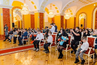 Оренбуржцы получили государственные награды